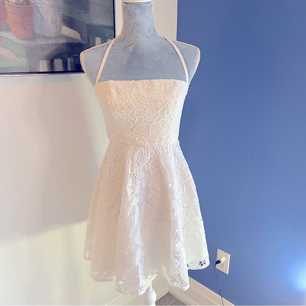 **SOLD!!! Ever New Aliyah Lace skater Mini Dress Porcelain White Lace size 4